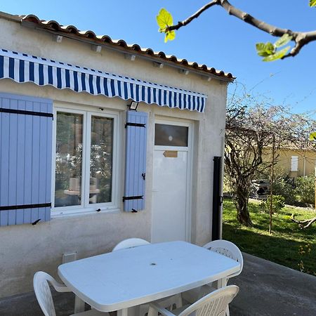 Gite climatisé pour 4 personnes avec piscine dans les hauteurs de Bollène Exterior foto