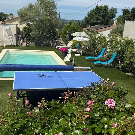 Gite climatisé pour 4 personnes avec piscine dans les hauteurs de Bollène Exterior foto