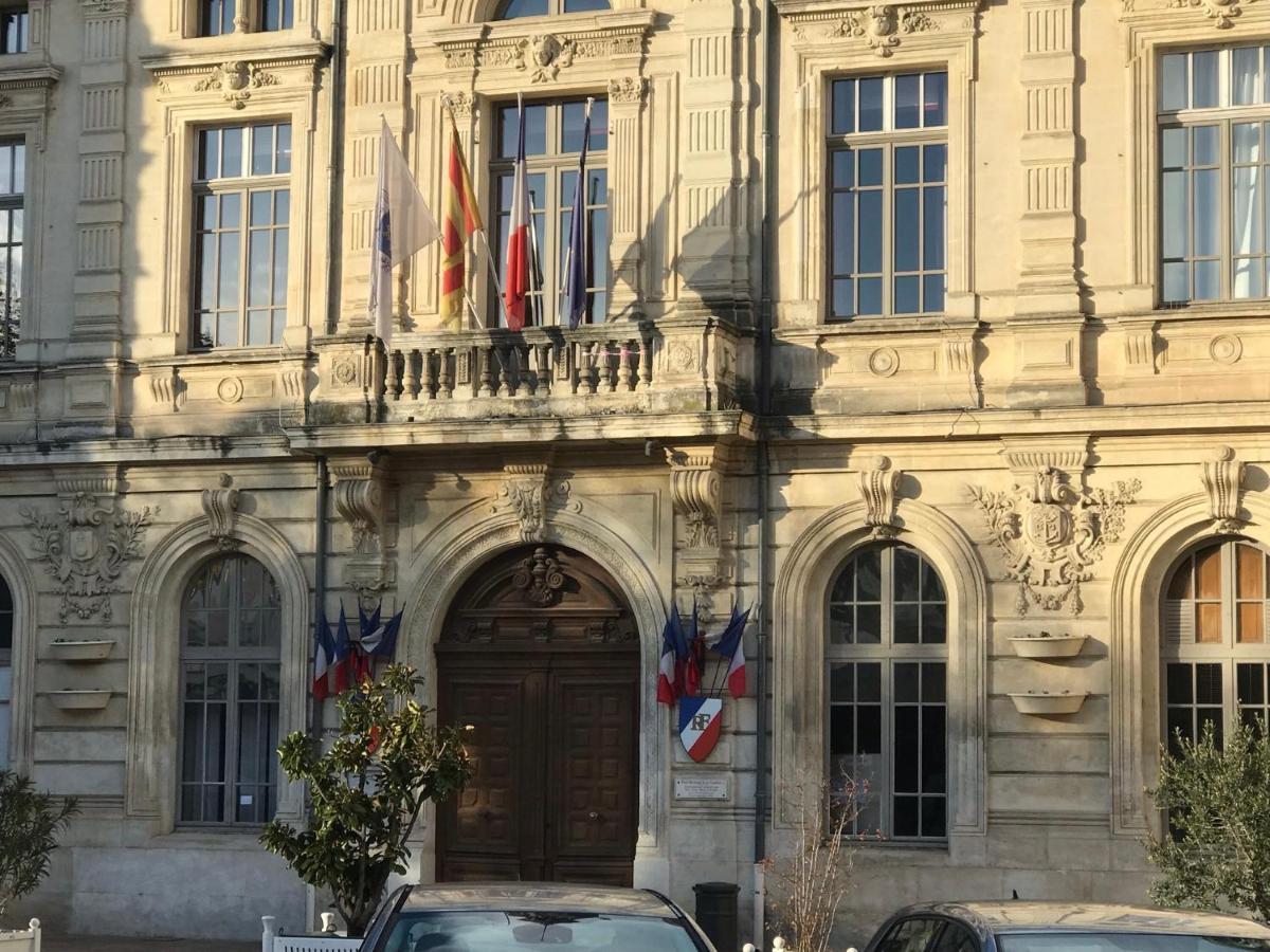 Gite climatisé pour 4 personnes avec piscine dans les hauteurs de Bollène Exterior foto
